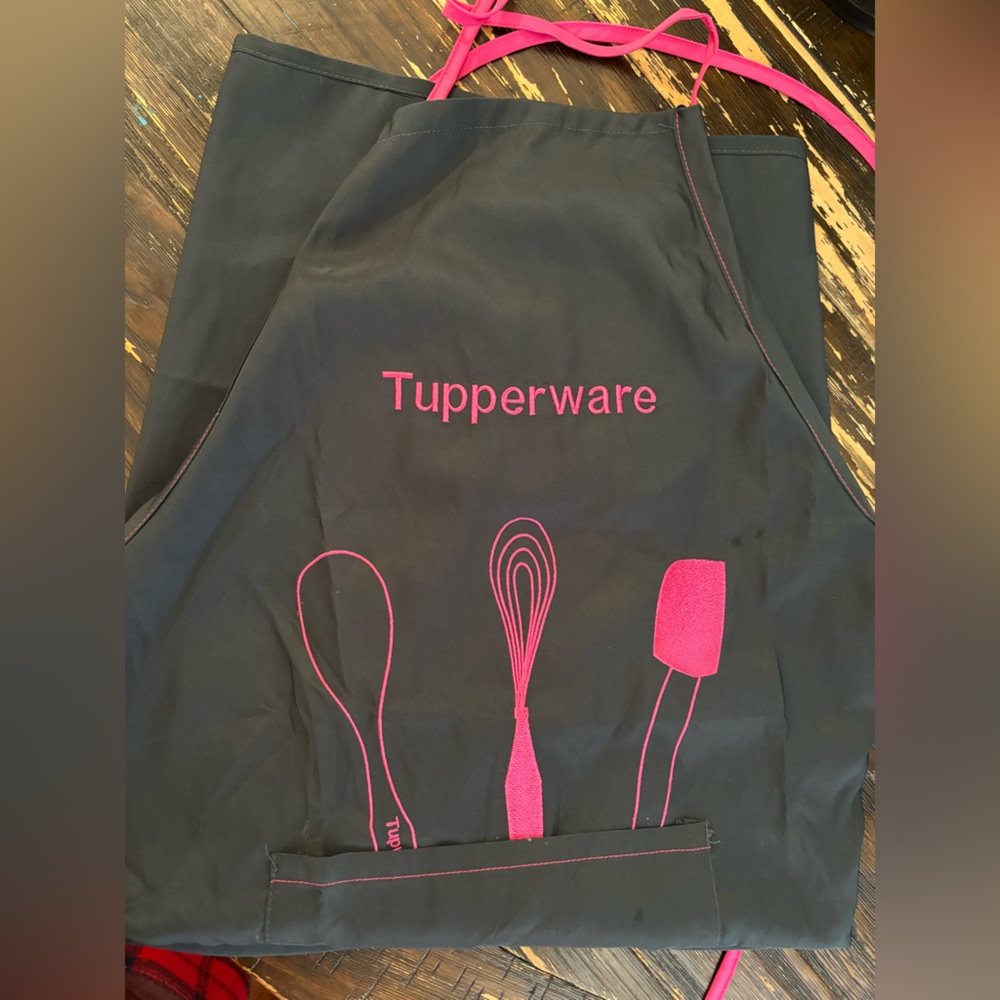Tupperware apron